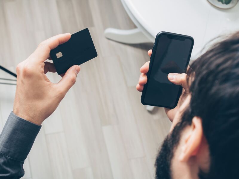 Entenda por que o seu banco pede uma selfie para abertura de contas